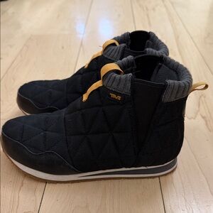 Teva Black Quilted Boots with Yellow Accents